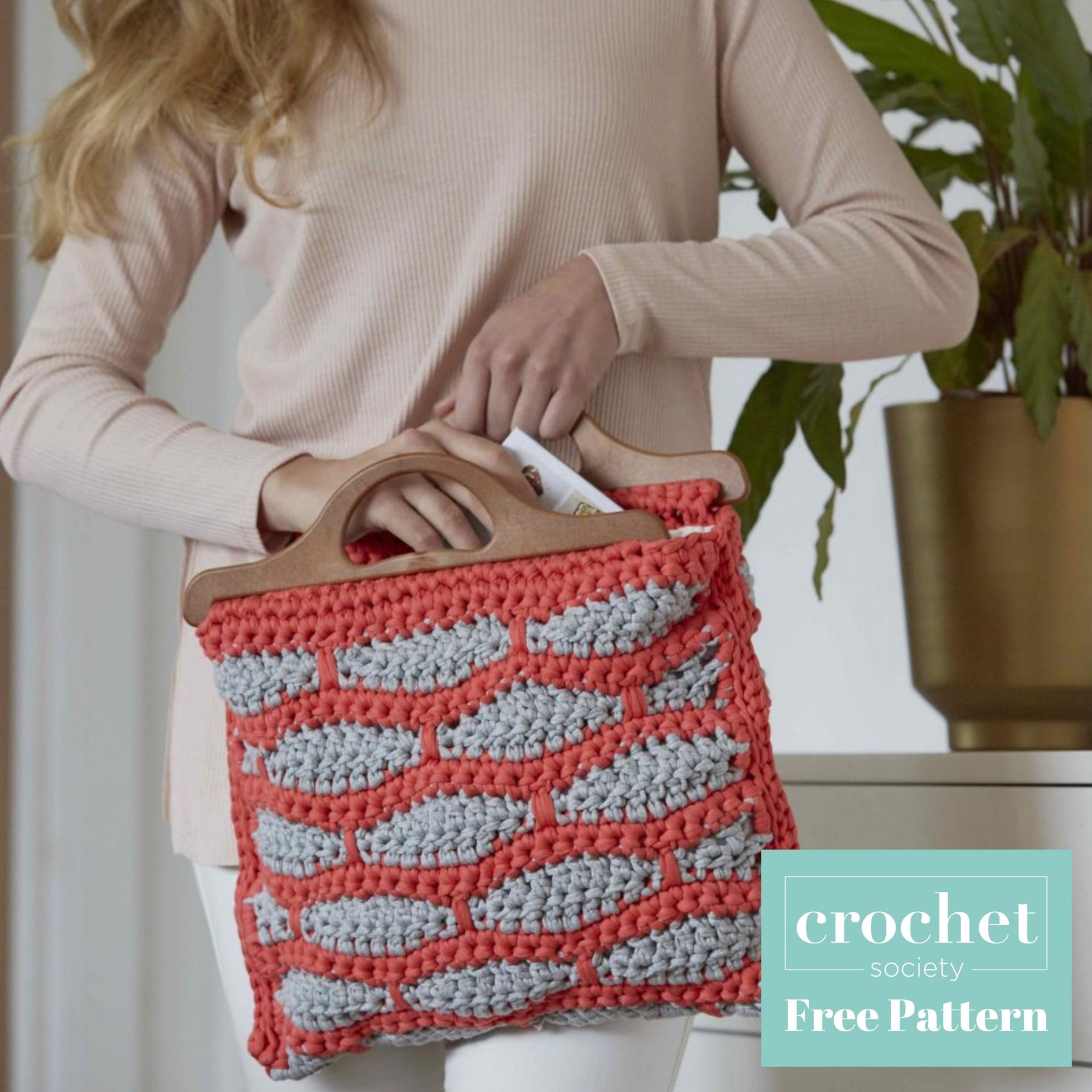 FREE Crochet Pattern: T-Shirt Yarn Bag