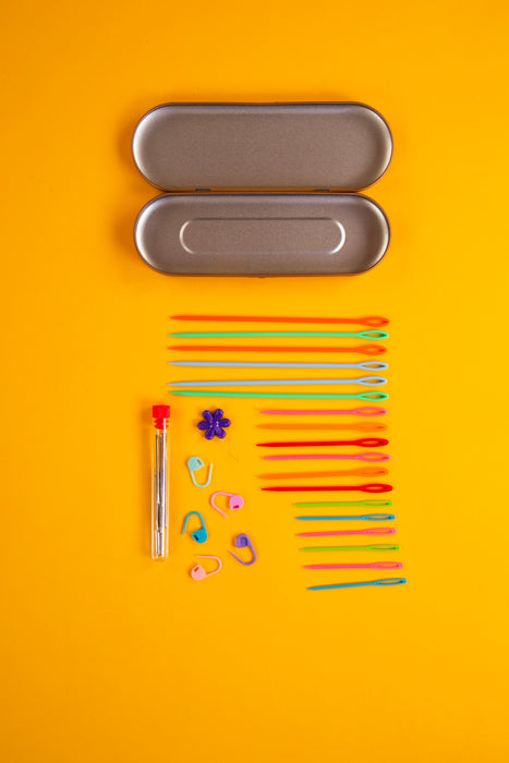 Crochet Society Essential Notions Tin